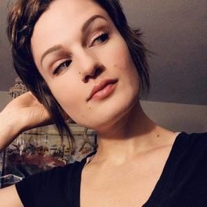 Meet your Posher, Annissa